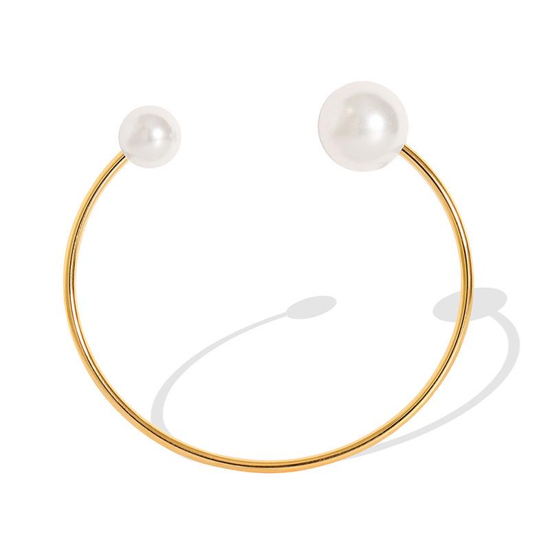 Korean Style Non-fading Faux Pearl Bracelet for Women, Exquisite 18K Gold-Plated Titanium Steel.