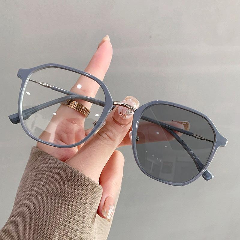Anti-blue Light Color-changing Myopia Glasses Slim Frame Female Student Glasses 6021