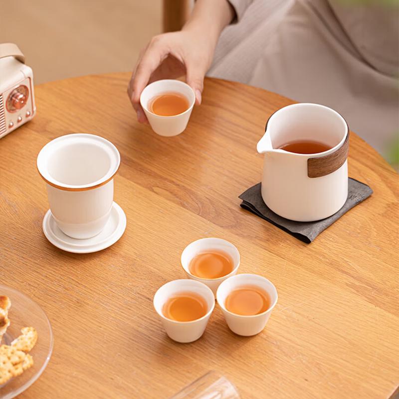 SUSHI CERAMICS Gold-Painted Jade Porcelain Travel Tea Set