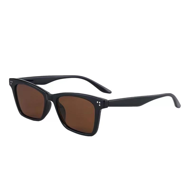 Korean Style Fashion Sunglasses Rivets Decoration Square Shape Women Sun Glasses Travelling Hiking Cool Sunglass