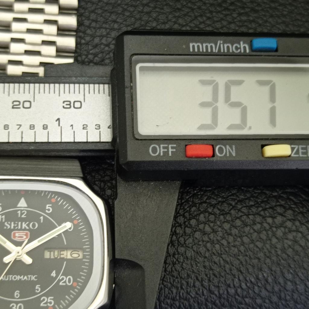 GENUINE VINTAGE SEIKO 5 AUTOMATIC 7009A JAPAN MENS BLACK DIAL WATCH A702397-5 R124-a702397