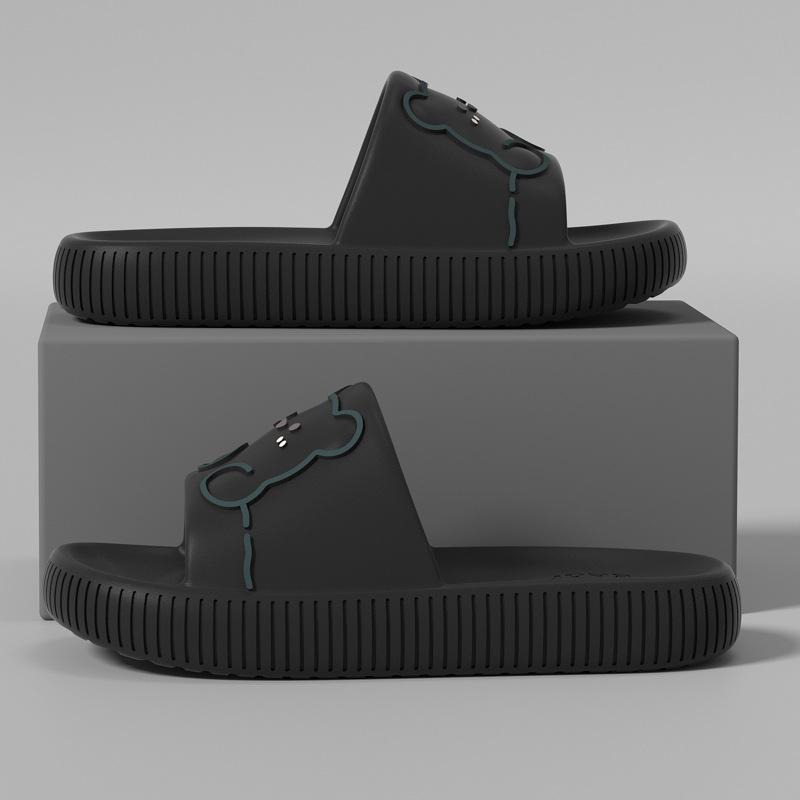 

Милые тапочки-медвежата женские летние для улицы на толстой подошве домашние комнатные банные нескользящие с мягкой подошвой парные сандалии 44-45 чёрный