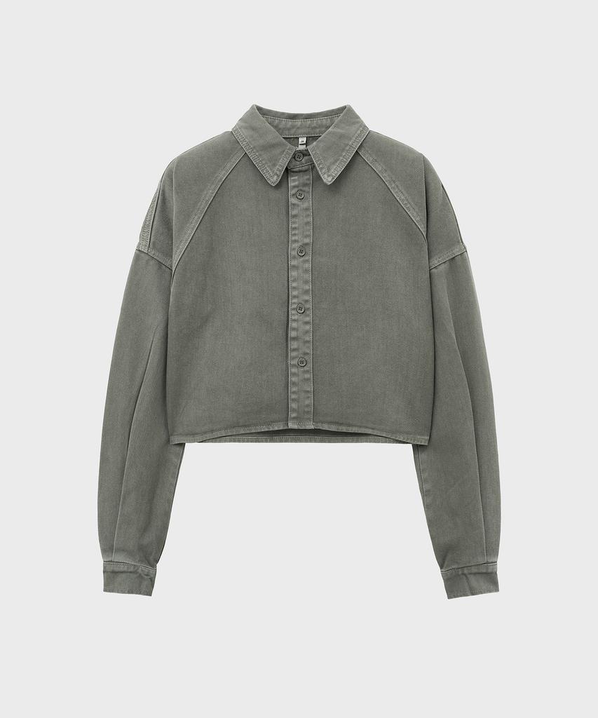 NOIRER FOR WOMAN Oversized Dyed Crop Shirt (Khaki)