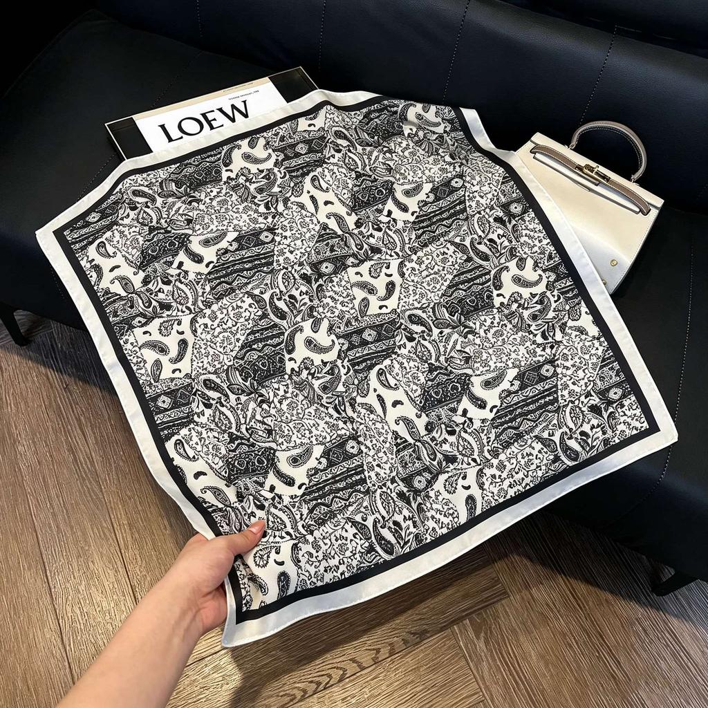 New old money wind chain neck scarf women's commuting versatile soft silk scarf neck protection shawl outer scarf