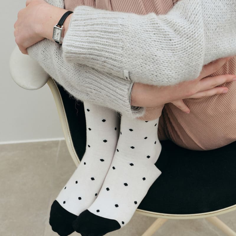 LOEIL Basic Dot Socks - Ivory
