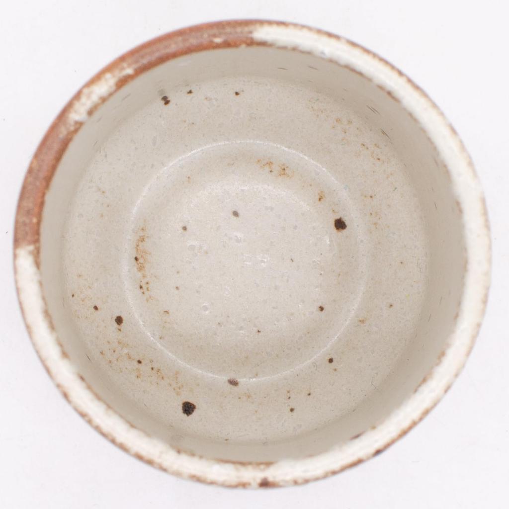 Mino Shino sake cup approximately 5cm in approximately 70ml ivory microwave and dishwasher made in ware, rust-colored glaze, straight-sided (guinomi),