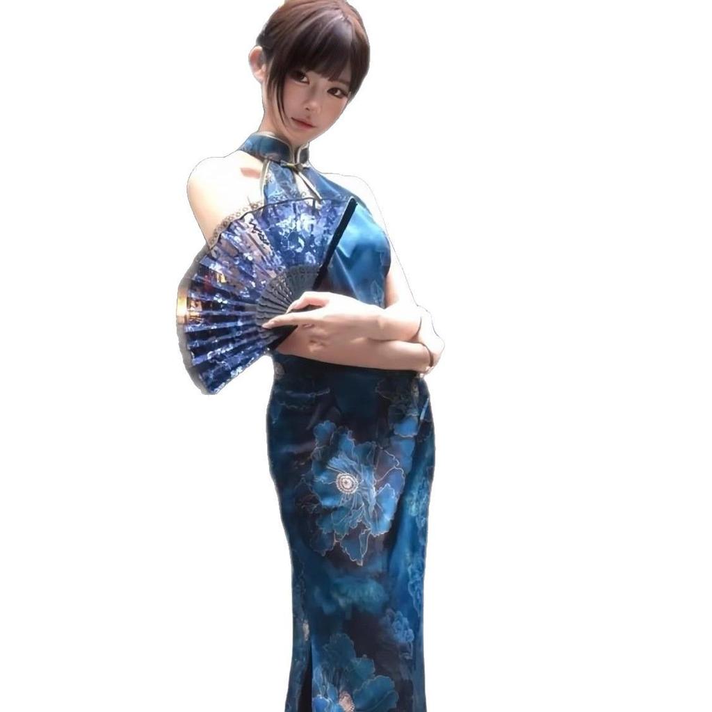 Elegant Sleeveless Retro Cheongsam Dress with Slit and Frog Buttons for Women