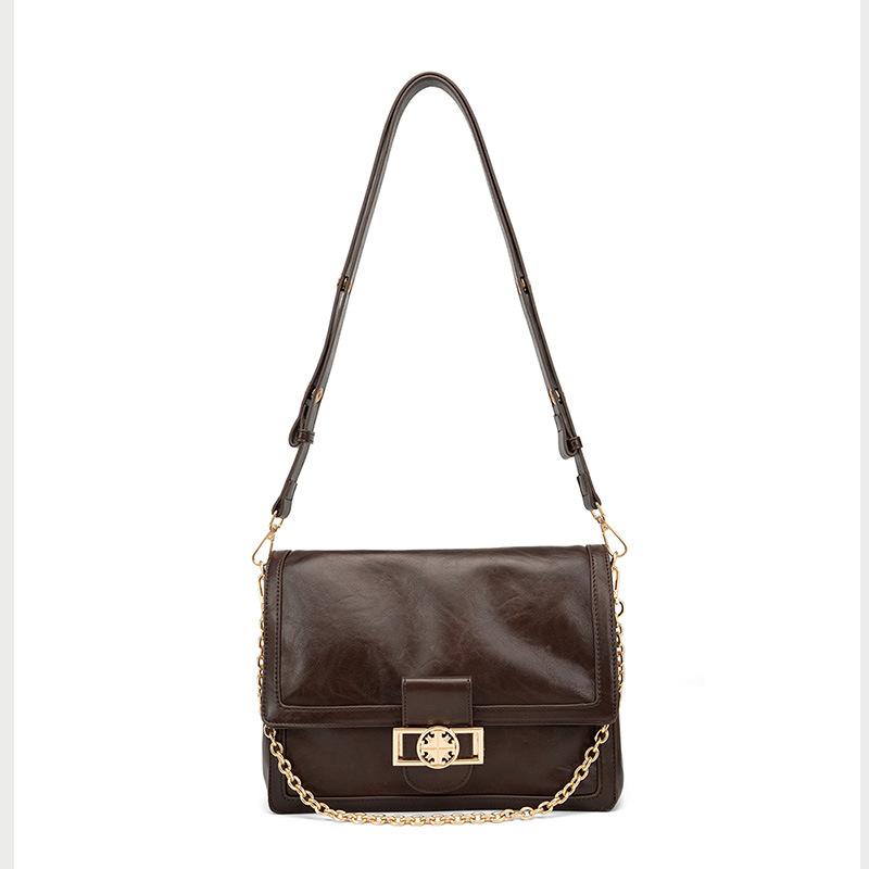Autumn and winter new fashion single shoulder armpit bag niche high-end commuting portable single shoulder oblique span small square bag