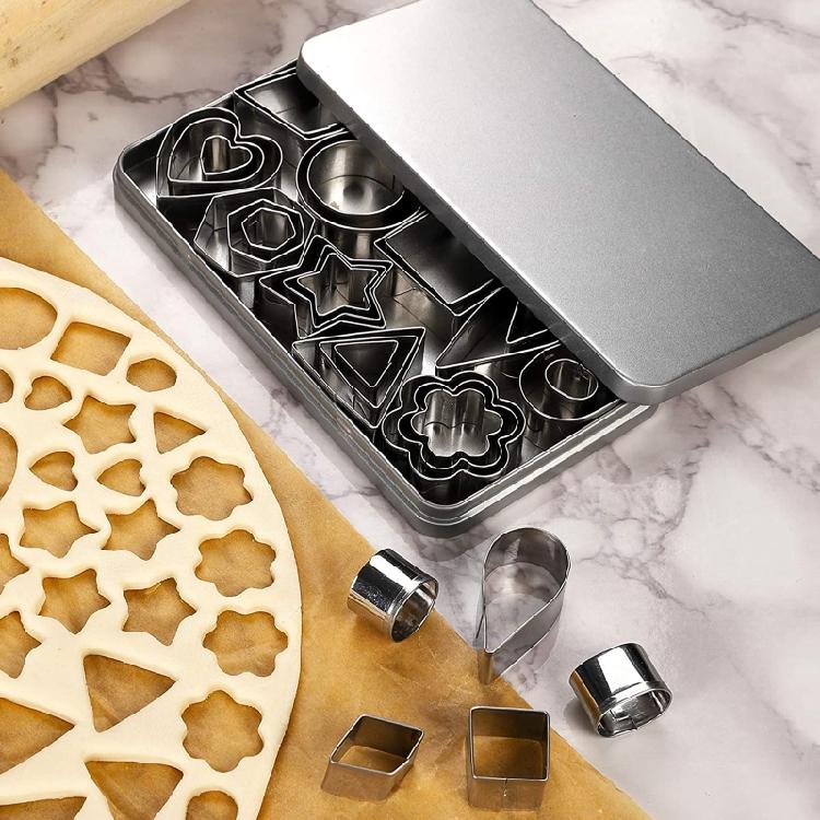 30 PCS Cookie Baking Tool Set Biscuit Moulds Cookie Cutter 10 Different Shapes