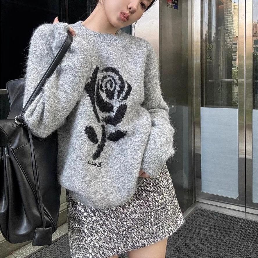 Arctic Velvet, Contrasting Color Rose Jacquard Long-sleeved Gray Crew Neck Knitted Sweater Women's Autumn and Winter Lazy and Loose