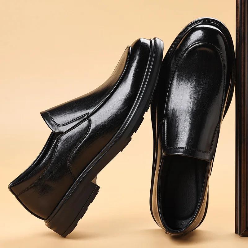 2025 New Designer Soft Leather Shoes for Men Spring Autumn  Solid Color Dress Shoes Male Fashion Casual Wedding Shoes Man