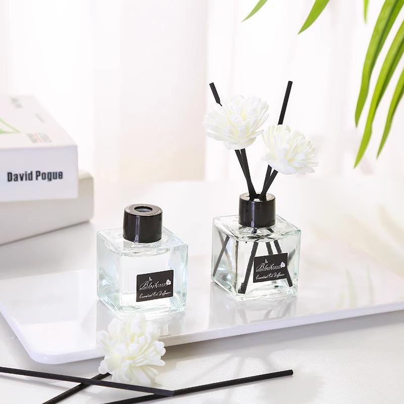 Flameless Aromatherapy Essential Oil Air Freshener for Home and Bathroom