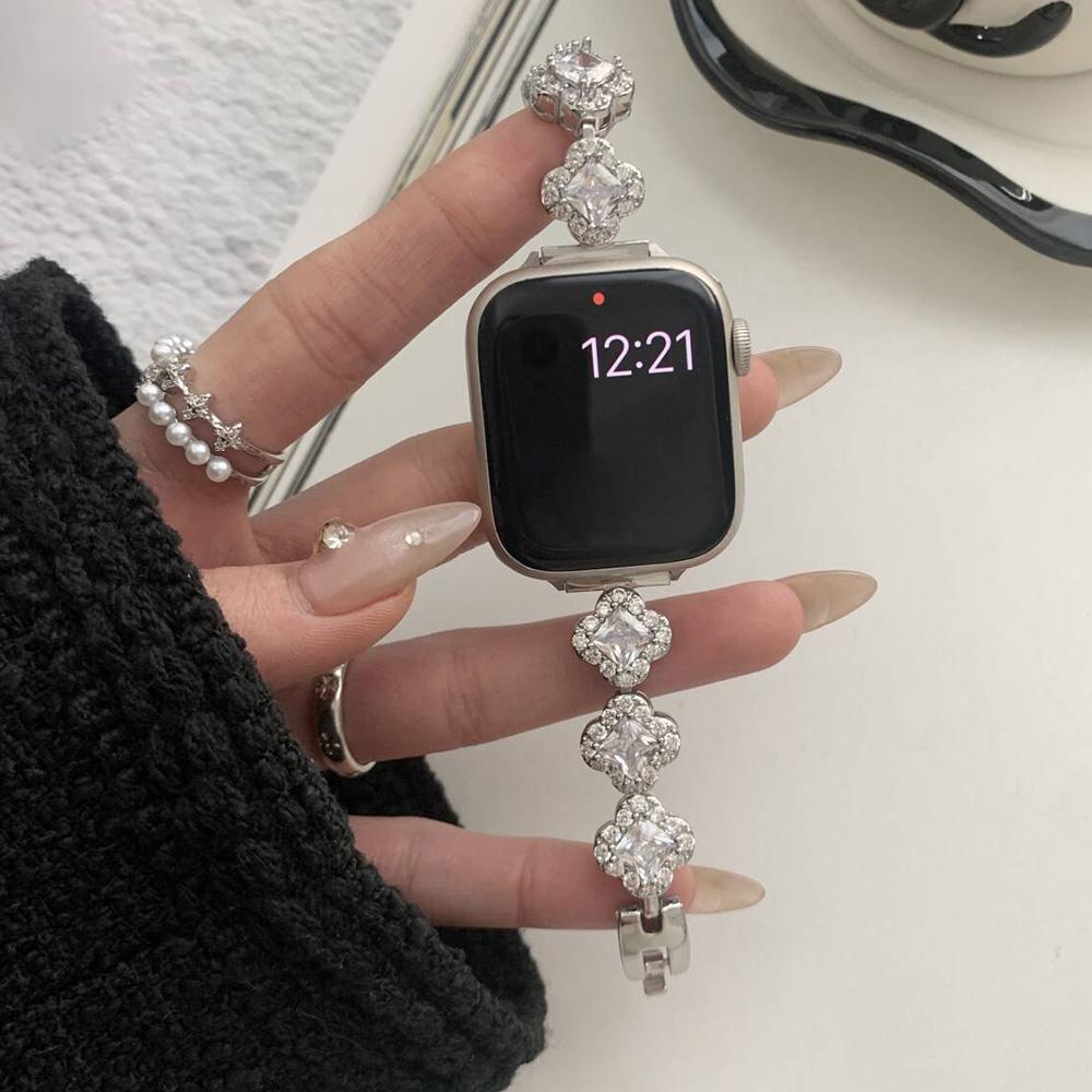 Four Leaf Clover Strap for Apple Watch Series 10 42mm/9 8 7 41mm/SE (2023) SE (2022) SE 6 5 4 40mm/3 2 1 38mm Zinc Alloy Band