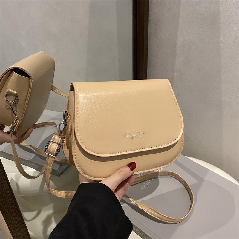 Women's Trendy Summer Crossbody Saddle Bag – Stylish & Simple Small Shoulder Bag