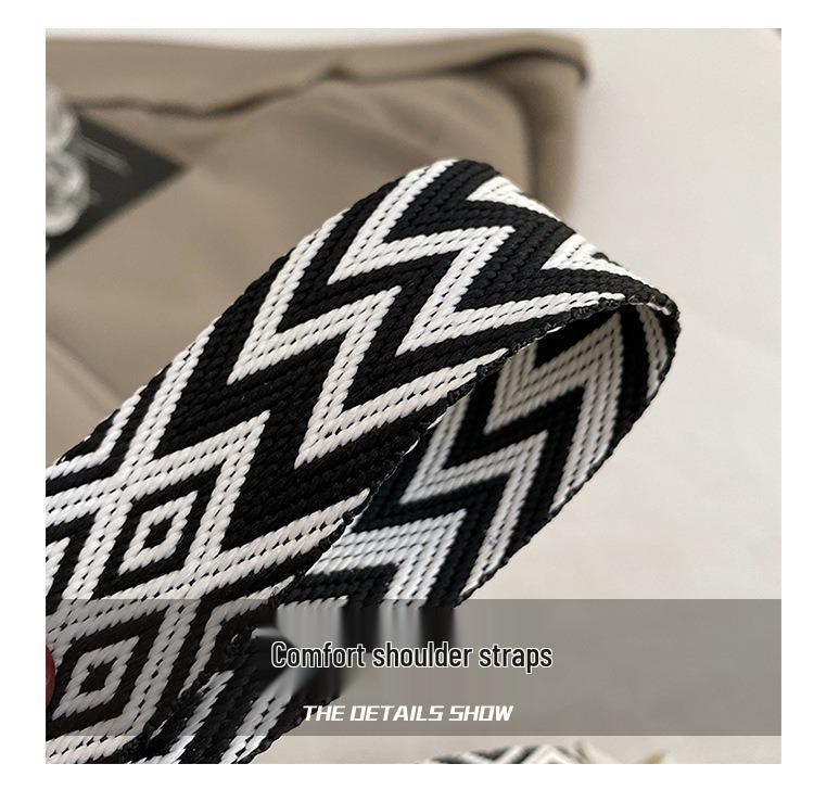 Korean Elegant Fashion: Minimalist 2025 Crossbody Small Square Bag for Women