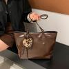 Elegant Commuting Tote Bag with Large Capacity. Women's Bag for 2026 Autumn-winter Seas. Retro Texture, Simple and Trendy Sing