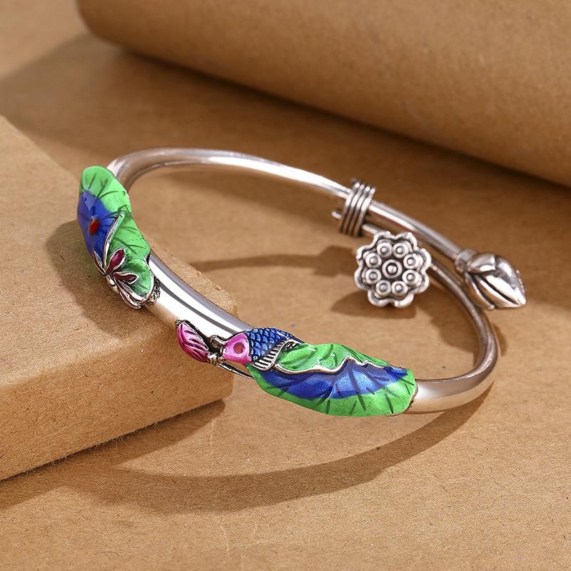 

Винтажный регулируемый браслет золотистого тона с сине-зелеными драгоценными камнями Элегантный цветочный дизайн Идеально подходит для повседневной носки Особых случаев 02