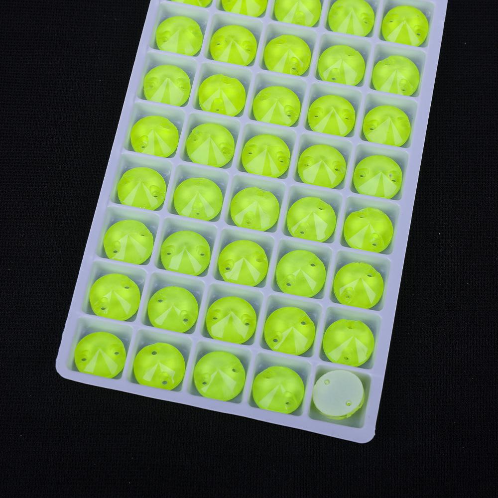 

Набор круглых неоновых флуоресцентных стеклянных страз: Ручная работа, Двухдырочные, Плоские спинки, DIY аксессуары 8x8mm 72 pcs/pack