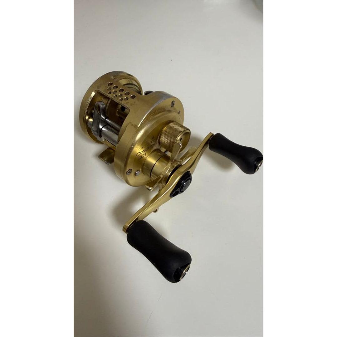 Used 01 Calcutta Conquest 201 first generation old reel