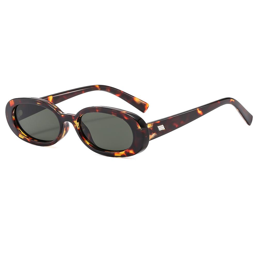 

Populor Oval Sunglasses Women Men Rivets Shades Brand Designer Female Sun Glasses Shade Vintage Classic Gafas De Sol Mujer as shown