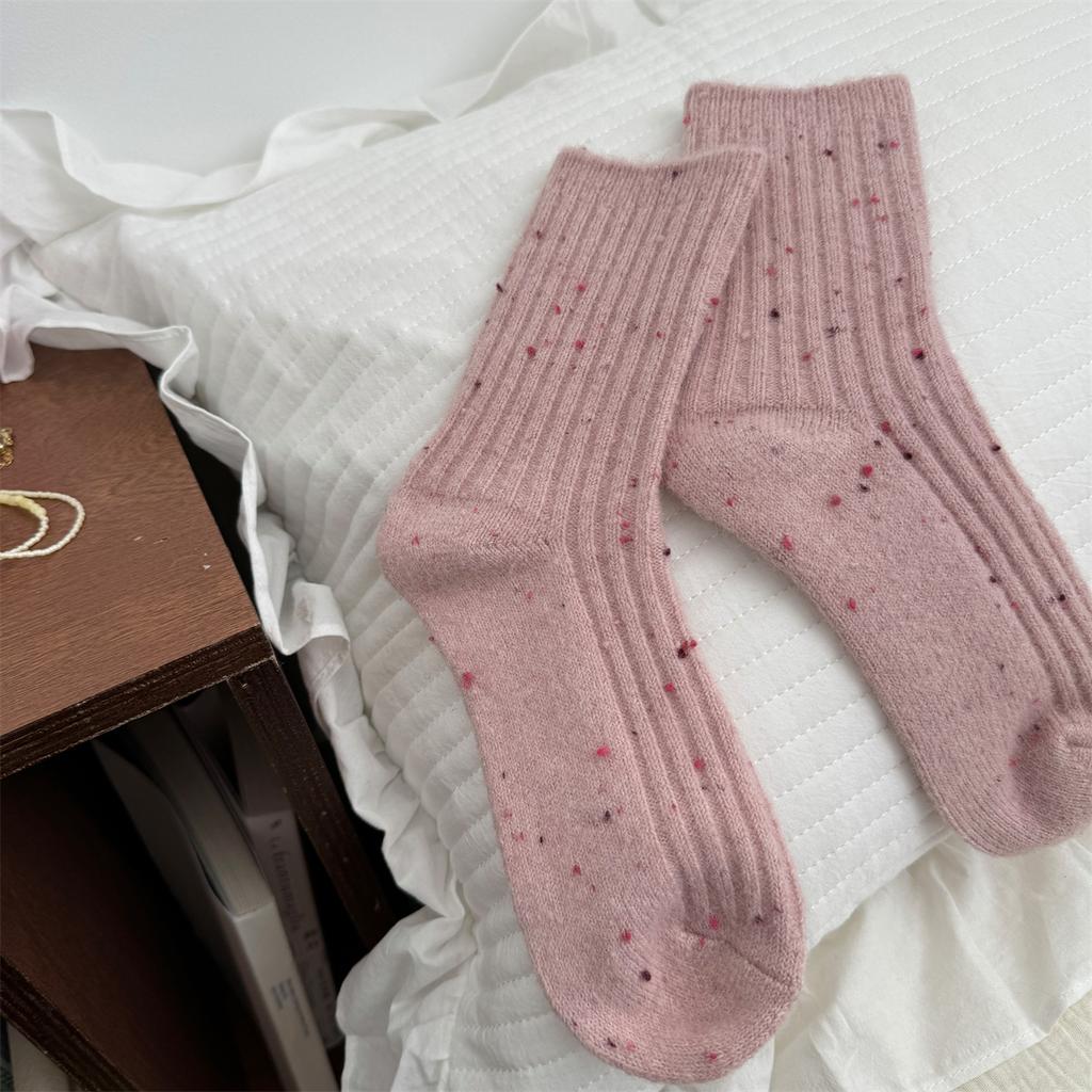 Thickened Cashmere Midcalf Socks for Women's Winter Warmth, Soft and Glutinous Wool Pile Socks