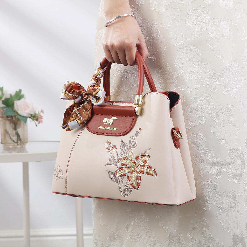 Embroidered Messenger Bag Lady Mother 2025 New Shoulder Bag Handbag High Sense Large Capacity