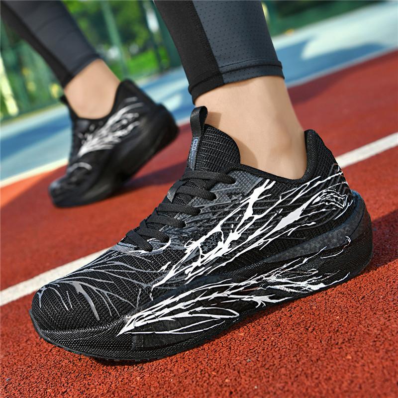 Youth professional marathon carbon board running shoes men's shoes carbon board older children's running shoes are really explosive shock-absorbing
