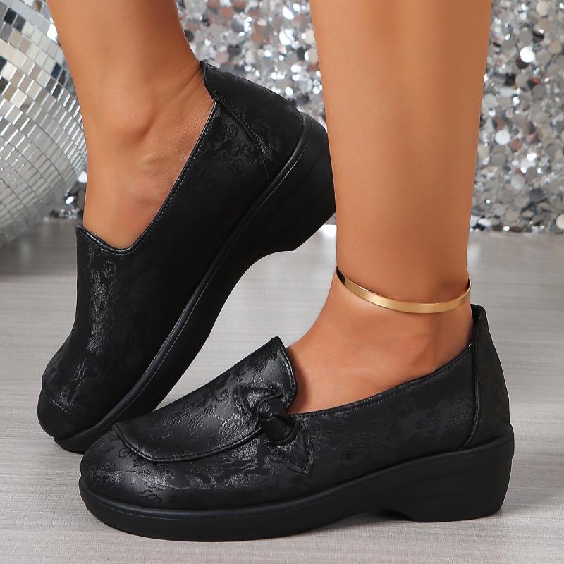 Fashionable and Breathable Summer Mesh Lightweight Mother Shoes Slip On Flat Casual Non Slip Sports Vulcanized Shoes for Women