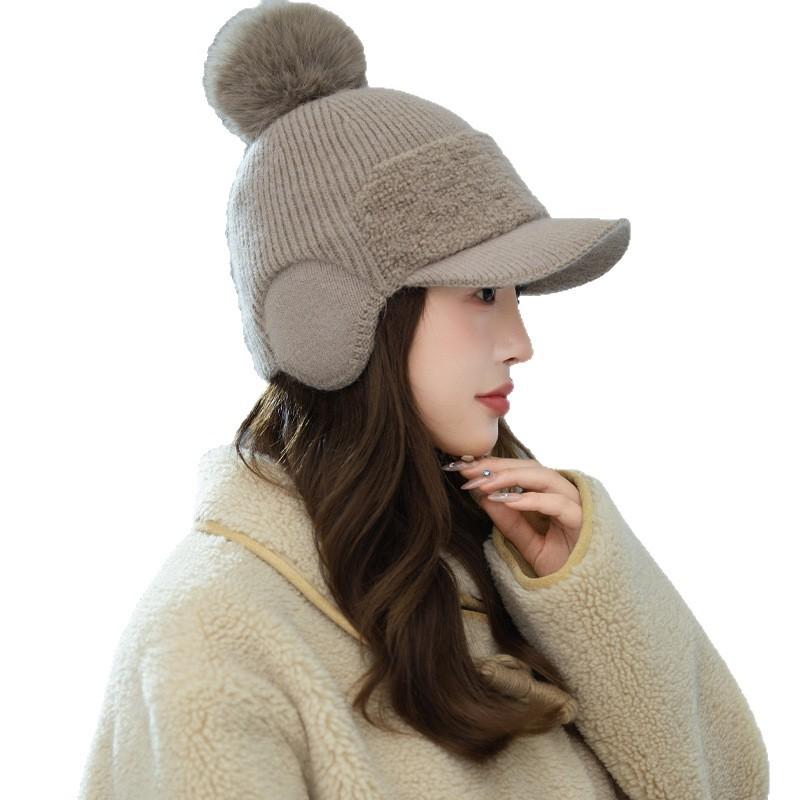 Herbst und Winter Lässige Plüsch Warme Baseballkappe Koreanischer Stil Vielseitig Niedlich Haarball Ohrenschutzkappe Outdoor Kältehut