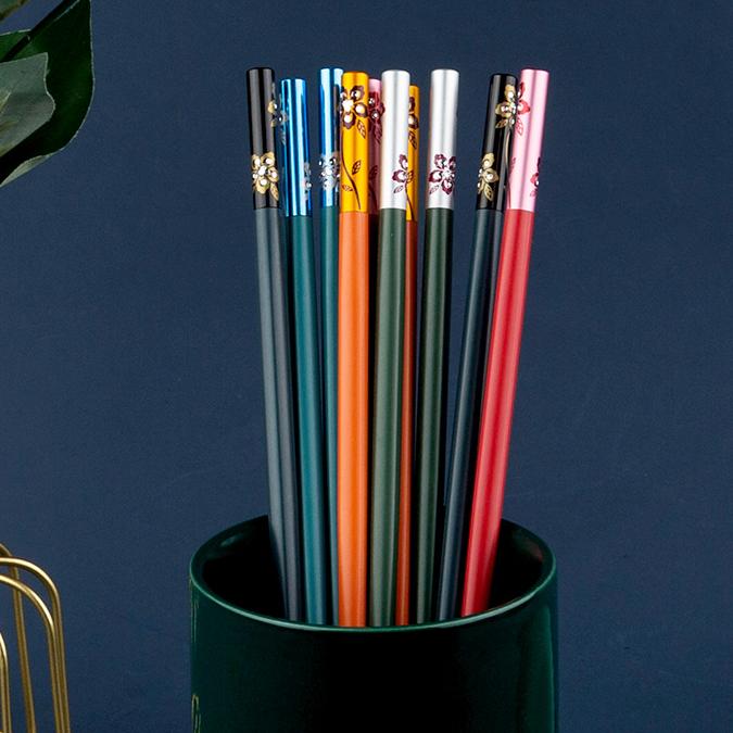 5Pairs/Set High Quality Japanese Non-Slip Chopsticks Korean Home Hotel Restaurant Portable Healthy Food Stick For Sushi Chopstic