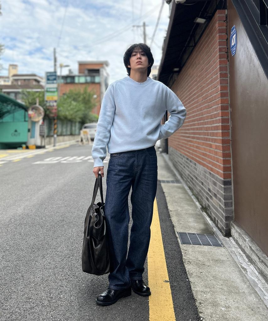 CUZNELLO Soft Saddle Crewneck Knit_Sky