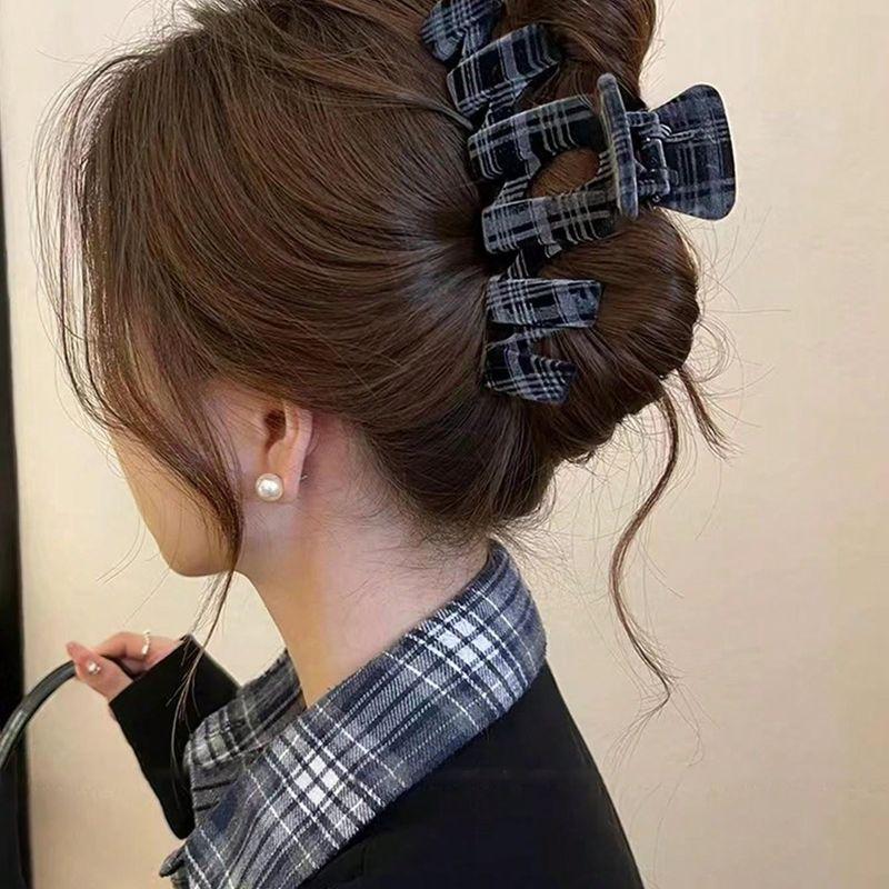 1pc Autumn/Winter New Collection Retro Style Black Grey Grid Velvet Hairpin with High Grade Hairpin and Shark Clip Headpiece