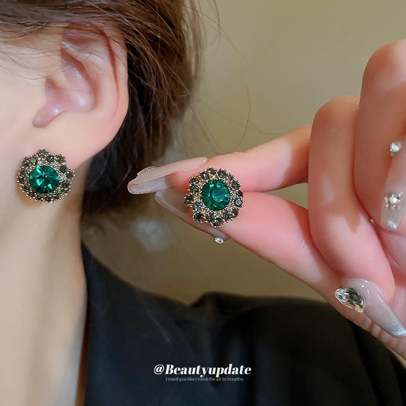 Green Rhinestone Flower Buckle Necklace - Elegant Circle Choker for Women