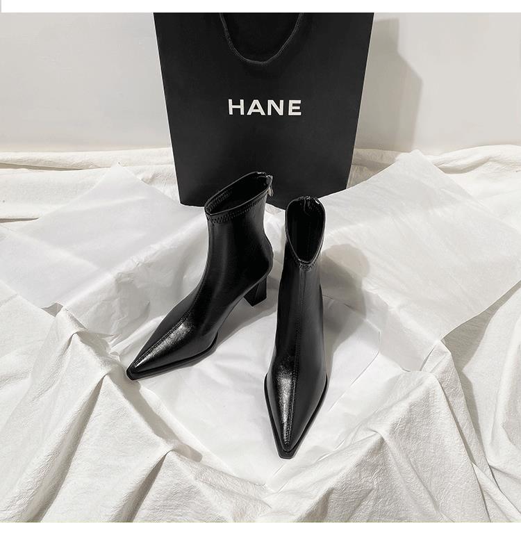 First Encounter Season Pointed Head Thin Boots Women Thick Heel Autumn and Winter New Brown Temperament Advanced Sense French Rear Zipper Heel Short