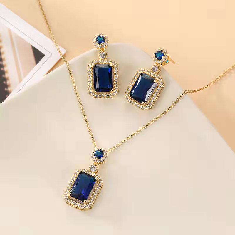 Högklassigt grönt hängsmyckeshalsband för kvinnor med zirkoniainlägg