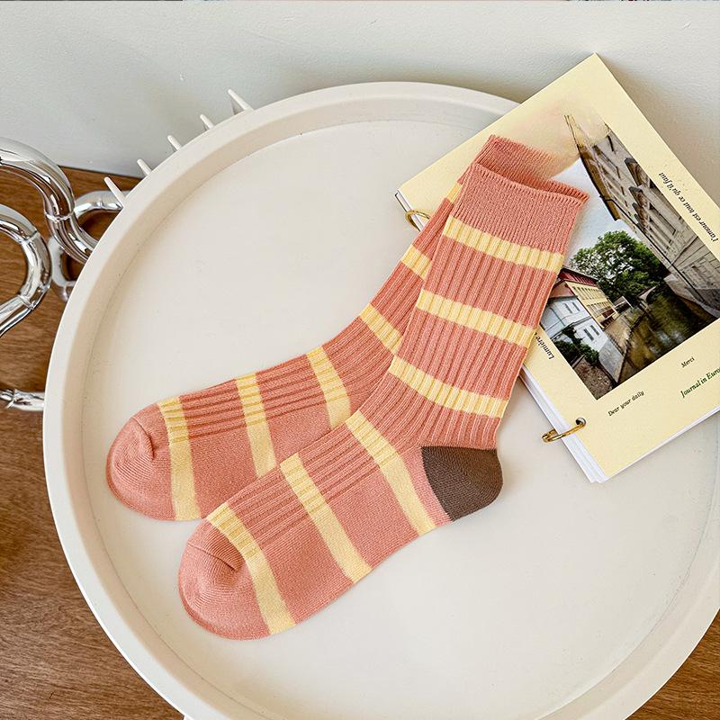 

Женские весенне-осенние трендовые носки в радужную полоску, все виды нового стиля, хлопковые носки-гольфы 1 pair розовый