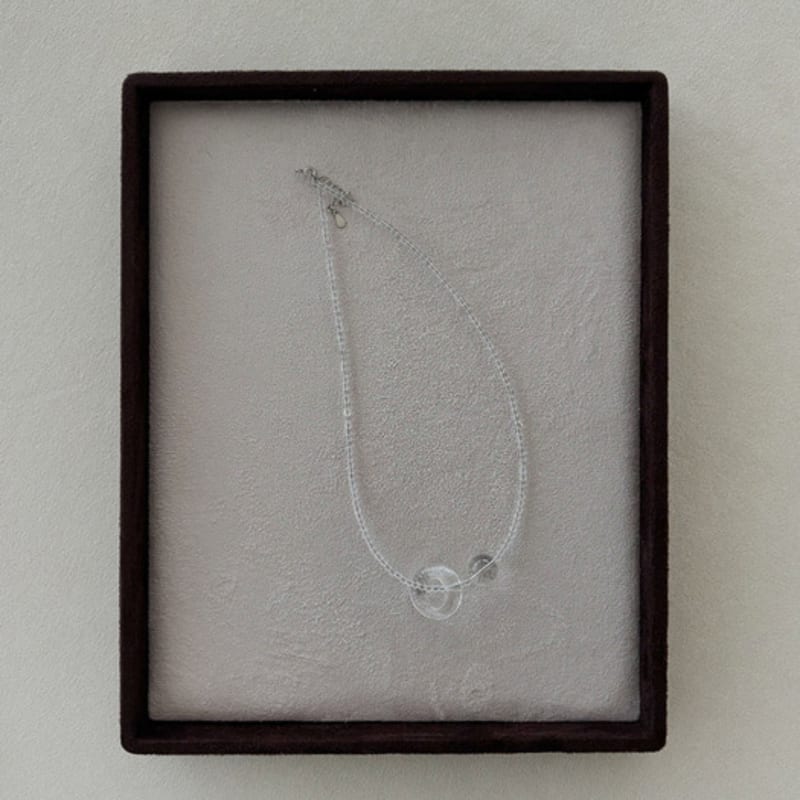 APIOH CLEAR NECKLACE