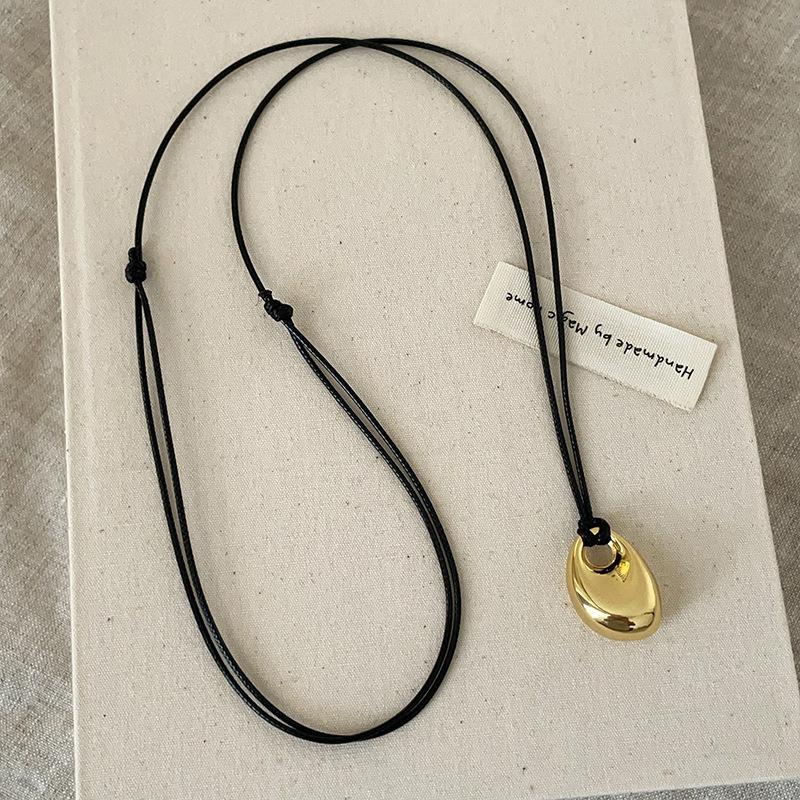 Beans Metal Black Rope Long Necklace Women'S Simple Premium Temperament Versatile Neck Chain Sweater Chain