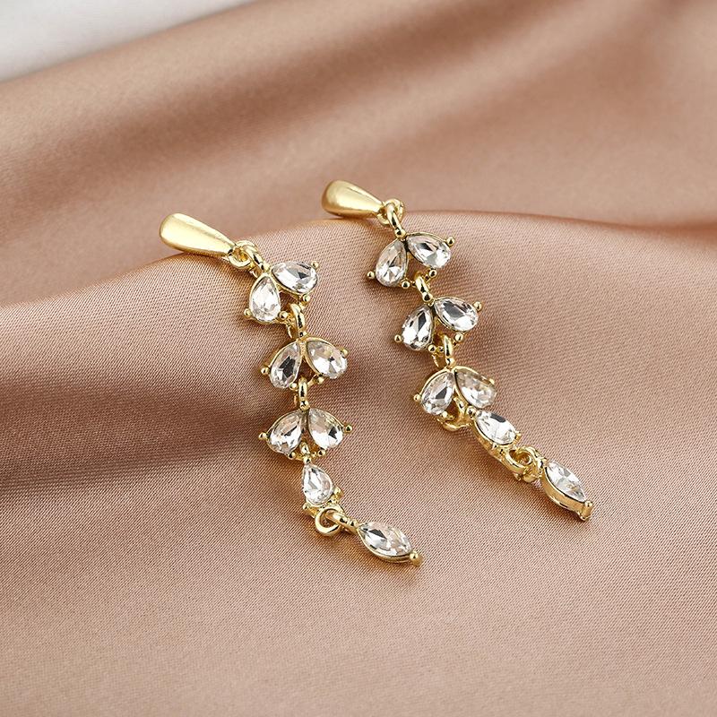 Light Luxury Zircon Wheat Ears Exquisite Niche Long Annual Stud Earrings