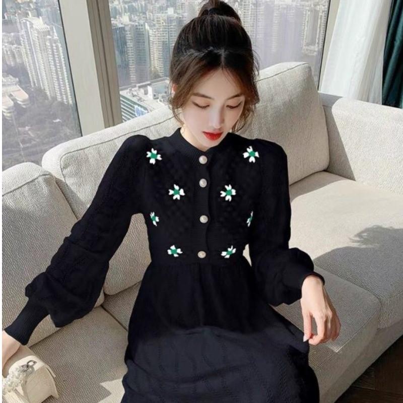 Gonna in maglia sottile ricamata a maniche lunghe con vento delicato da donna, lunghezza al ginocchio, temperamento invecchiato, taglie forti
