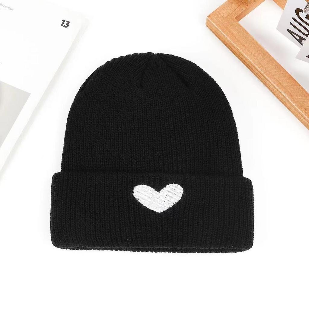 Embroidered Love Knitted Hat for Women in Autumn and Winter, Warm and Casual, Versatile, Student Knitted Hat, Cold Hat