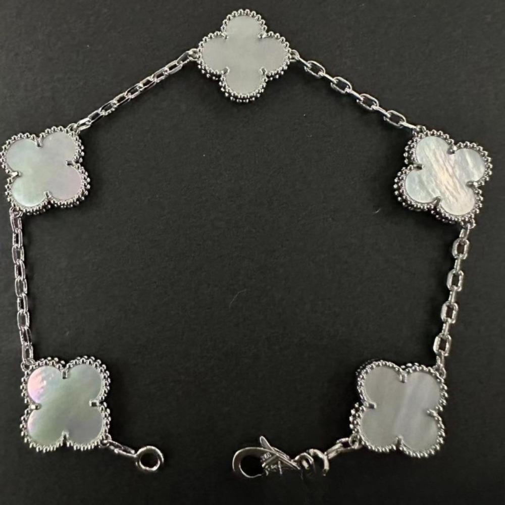 Hochwertiges Kleeblattarmband für Damen Fünf-Blüten-Armband mit natürlichem weißen Perlmutt und rotem Karneol