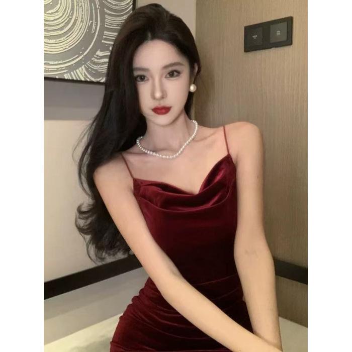 

Premium French golden velvet suspender dress for women s autumn and winter sexy tight fishtail long dress split hip wrap dress skirt XL вина червоного кольору