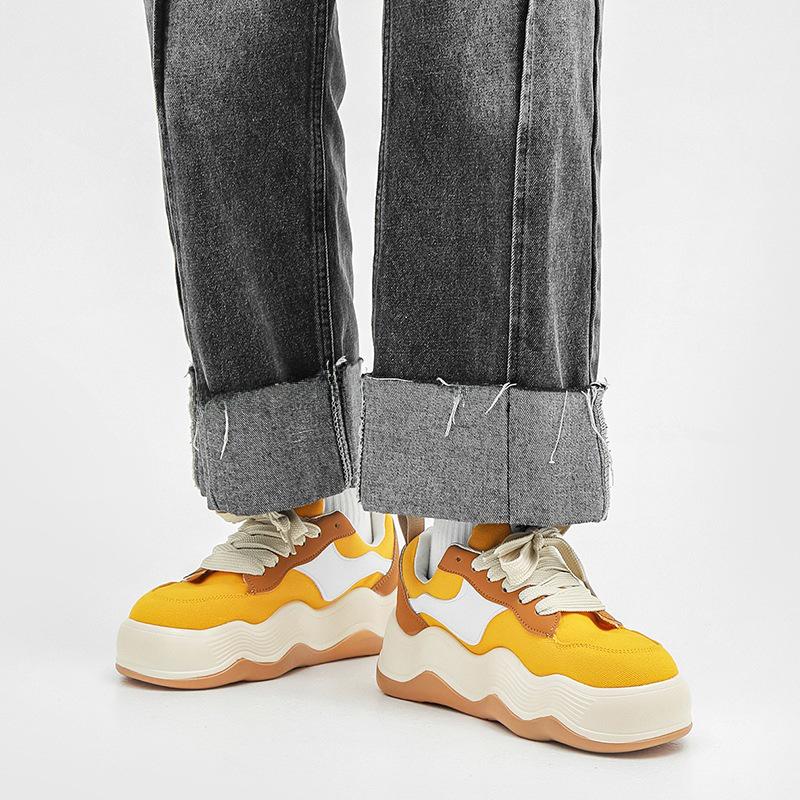 "Live Broadcast Women's Thick-Soled Canvas Shoes: Stylish British Light Luxury, All-Match Casual, Trendy Couples' Footwear"