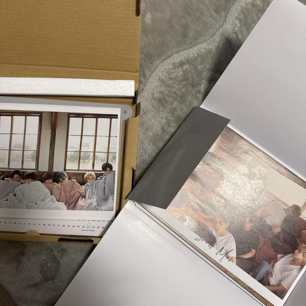 [USED] Snow Man CD DVD 2021-2022 Calendar and other bonus items bundled together