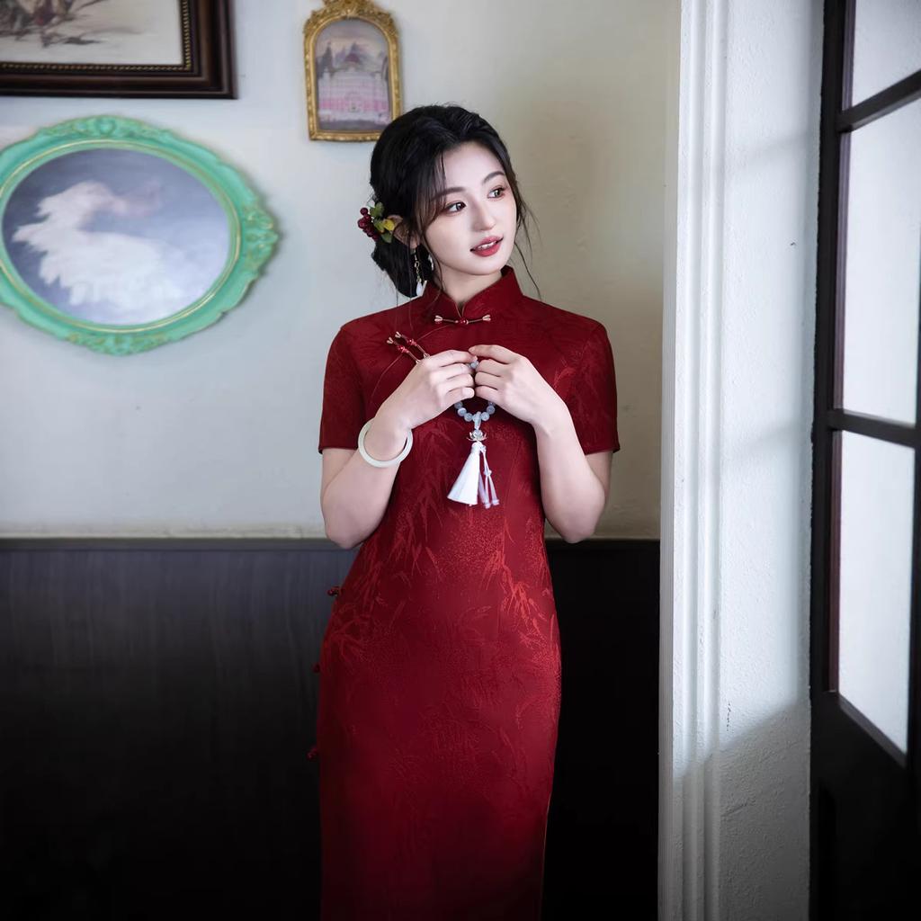 burgundy bamboo leaf jacquard cheongsam short-sleeved long retro Republic of China style slim and thin high-end temperament daily wear