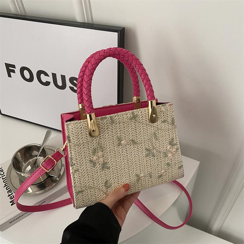 

Handbag Ladies 2025 New Summer Fashion Foreign Versatile Beach Woven Lace Shoulder Crossbody Small Square Bag троянди рожеві кольору