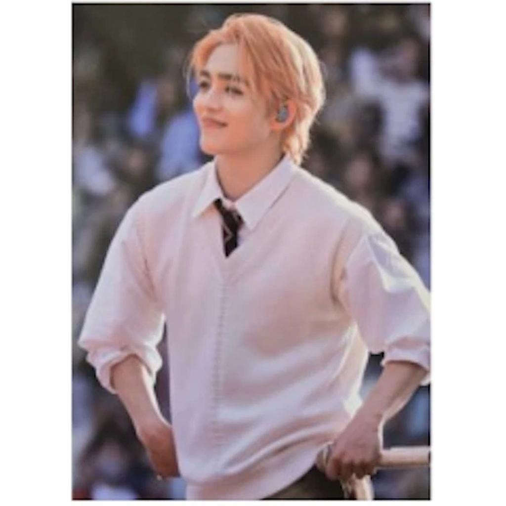 SEVENTEEN FOLLOW AGAIN To RIGHT HERE PACKAGE GIFT VOD BRNEFIT PHOTO CARDOFFICIAL