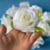 Hochwertige einzelne künstliche Rose für die Innendekoration und DIY-Geschenke.