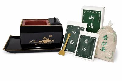 Urushi Products [Incense Burning Set (Incense Burner, Incense Tray), Incense Set (Incense, Charcoal, Ash, Ash Leveler)] Compact, Made In Japan